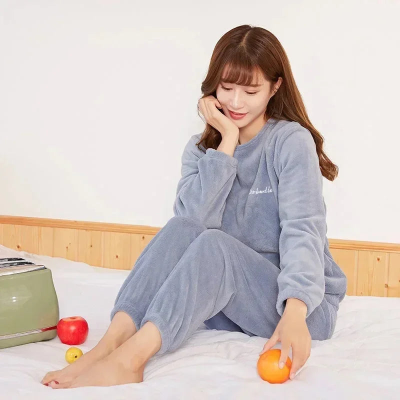 Women's Velvet Fleece Pajama Set – Warm Loose Top & Pants Pajama Set PLUSH