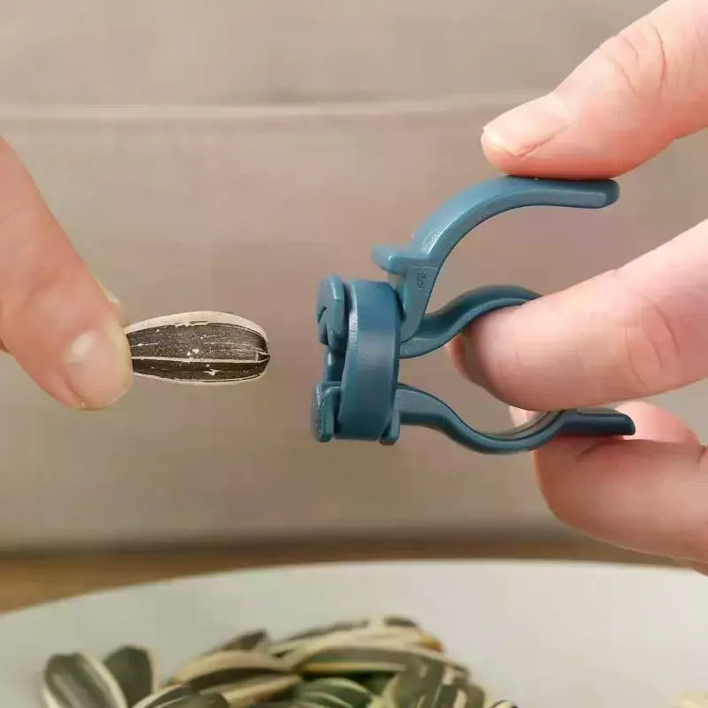 Sunflower Seed Shelling Pliers – Portable Easy Snack Opener Seed Shelling Tool PLUSH