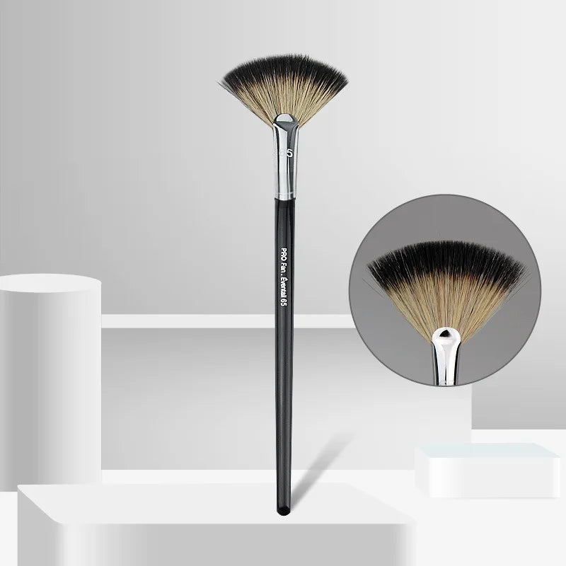 PRO Fan Brush #65 – Powder, Bronzer & Illuminator Makeup Brush Makeup Fan Brush PLUSH