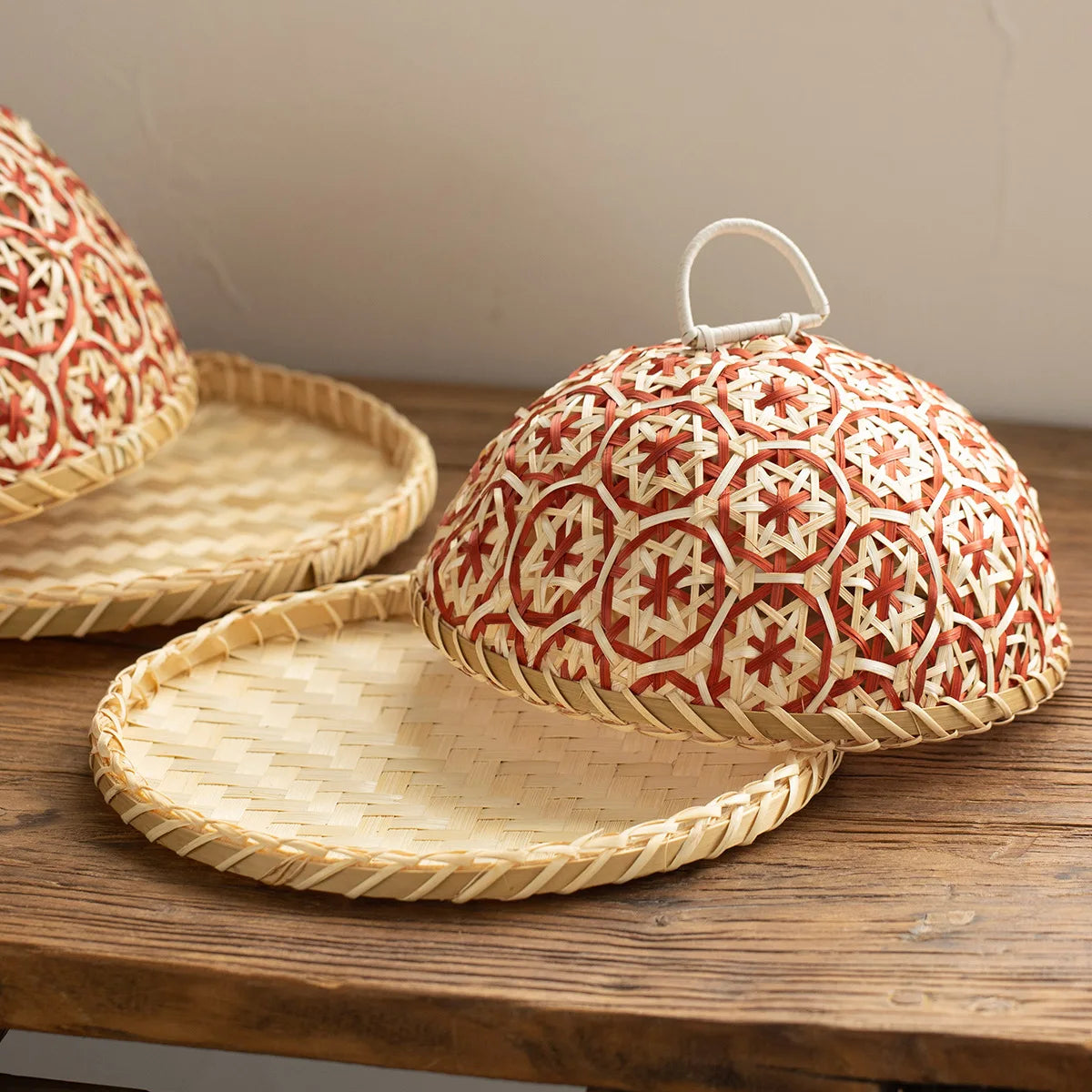 Hand-Woven Rattan Basket with Lid – Dust-Proof Food Cover Rattan Food Basket PLUSH