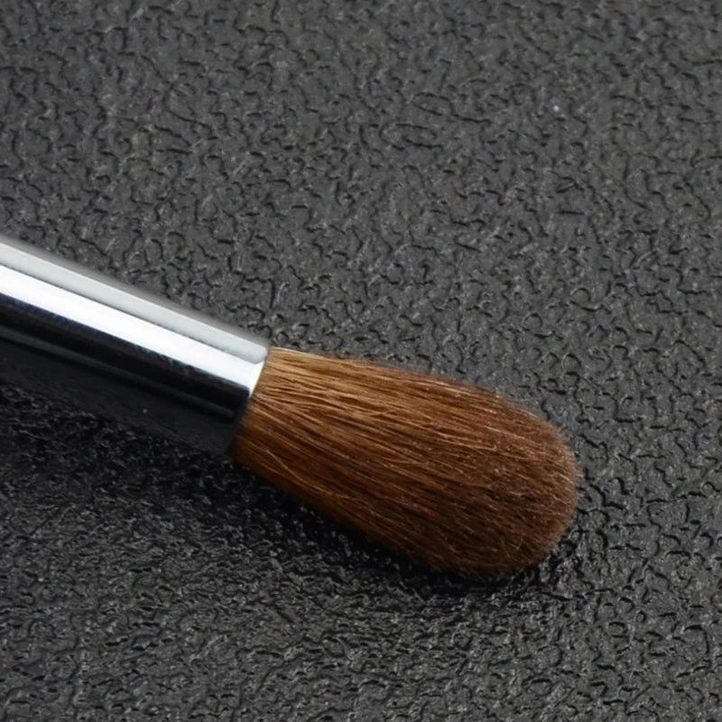 Tapered Crease Eyeshadow Brush Natural Goat Hair – PLUSH SEP #19 Eyeshadow Brush PLUSH