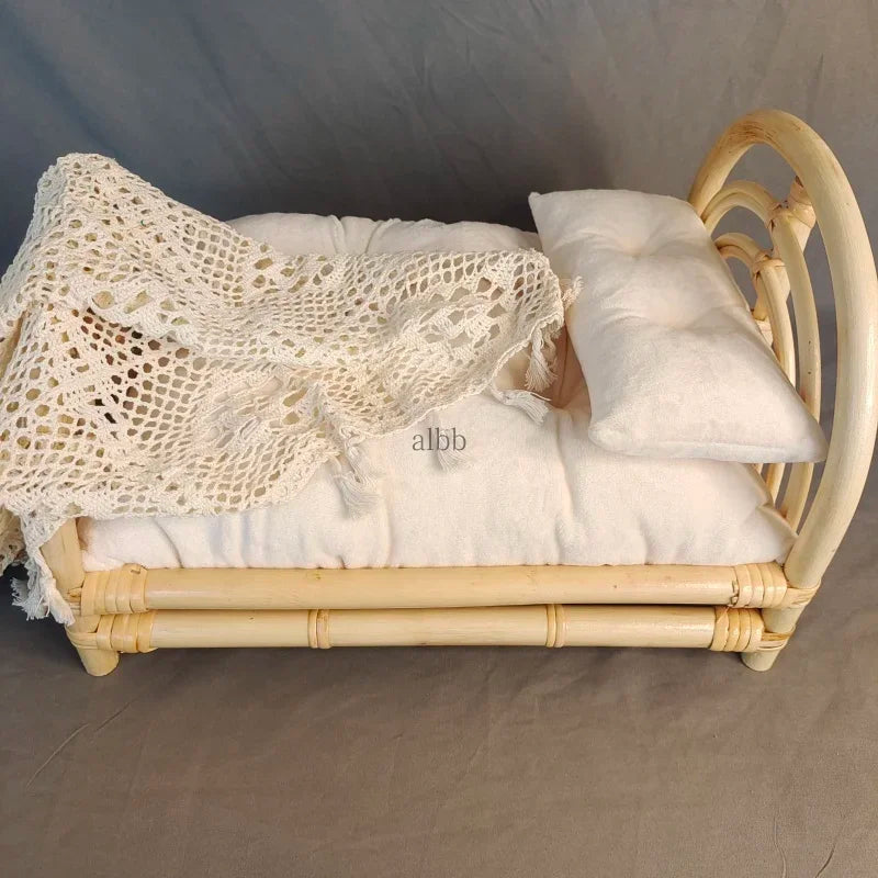 Vintage Rattan Newborn Photography Basket Prop | Baby Bed Newborn Photo Prop PLUSH