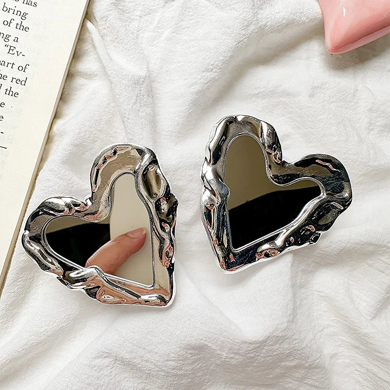 Silver Heart Mirror Phone Finger Holder & Stand | Luxe Style Phone Finger Stand PLUSH