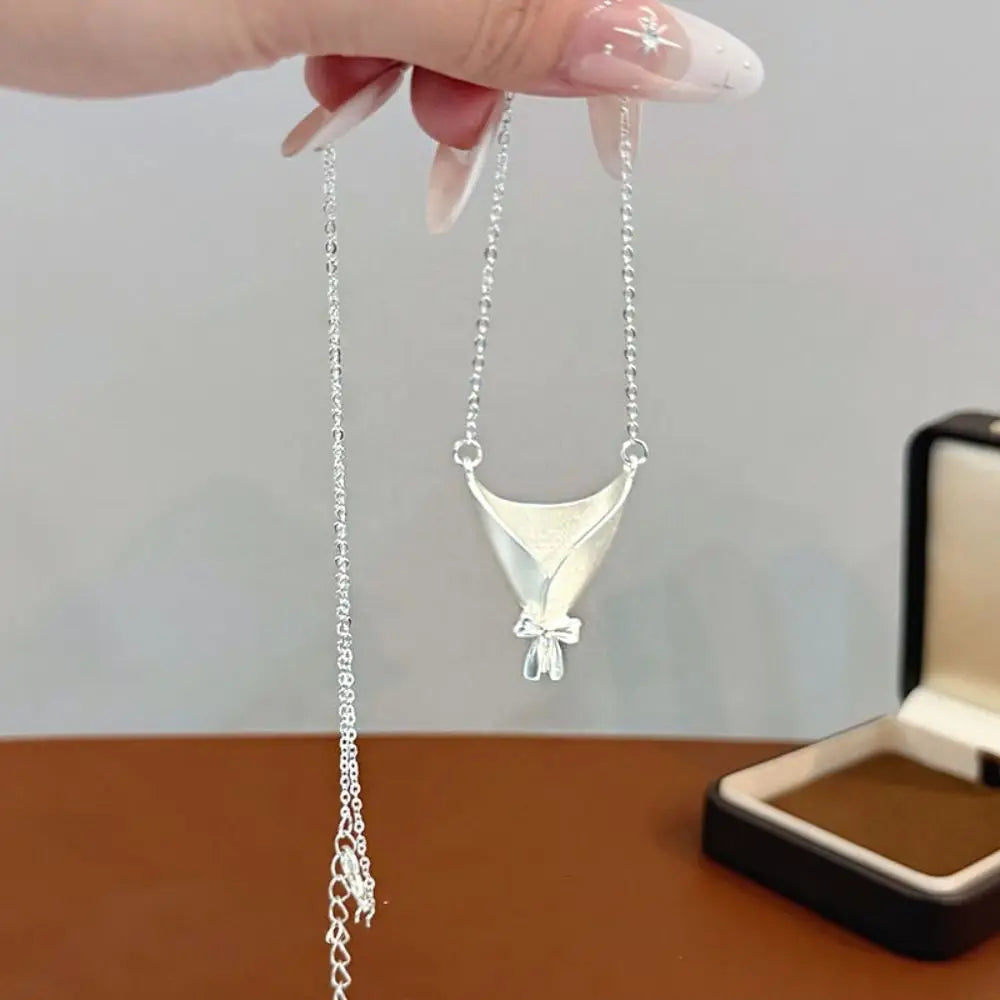 Silver Flower Bouquet Bow Pendant Necklace – Collarbone Chain Pendant Necklace PLUSH