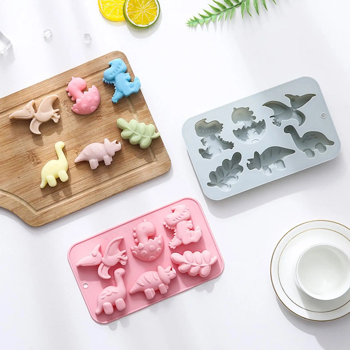 6-Cavity Dinosaur Silicone Mold – Chocolate, Candy & Cake Silicone Baking Mold PLUSH