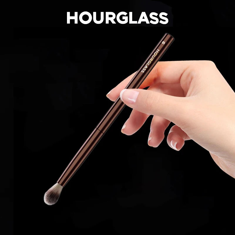 Hourglass No.6 Tapered Blender Eye Brush – Soft Fiber Eye Makeup Brush PLUSH