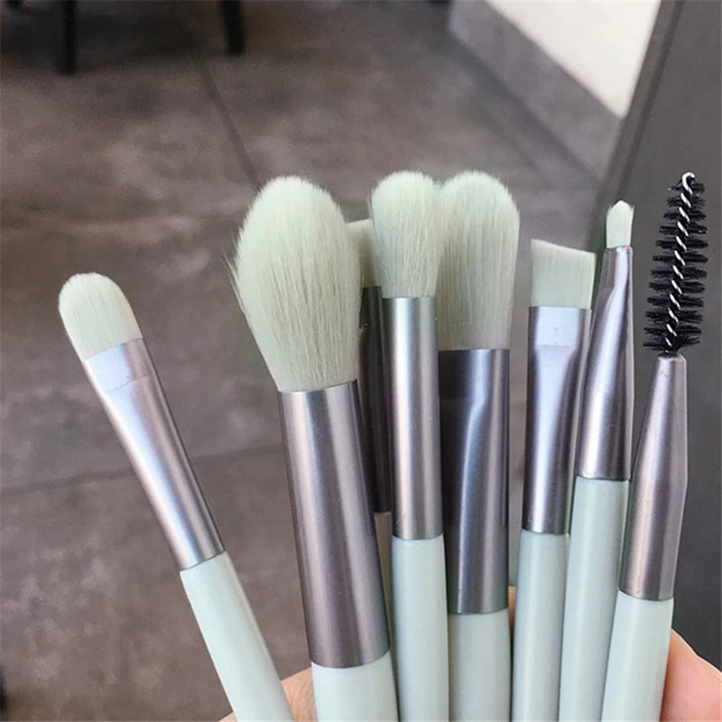 8-Piece Mini Makeup Brush Set – Soft Synthetic Bristles Makeup Brush Set PLUSH
