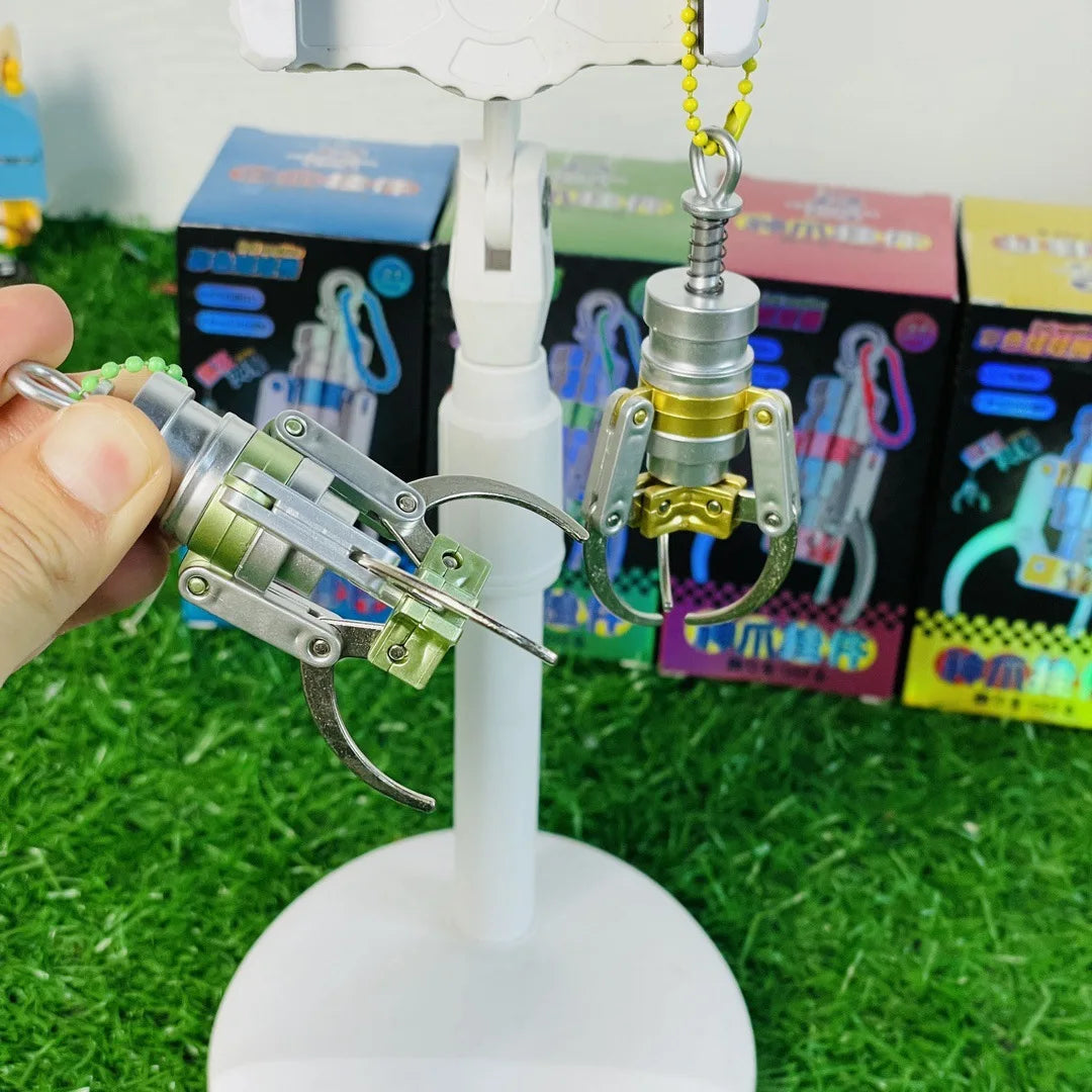 Mini Claw Machine Keychain – Fidget Toy & Backpack Charm Novelty Keychain Toy PLUSH