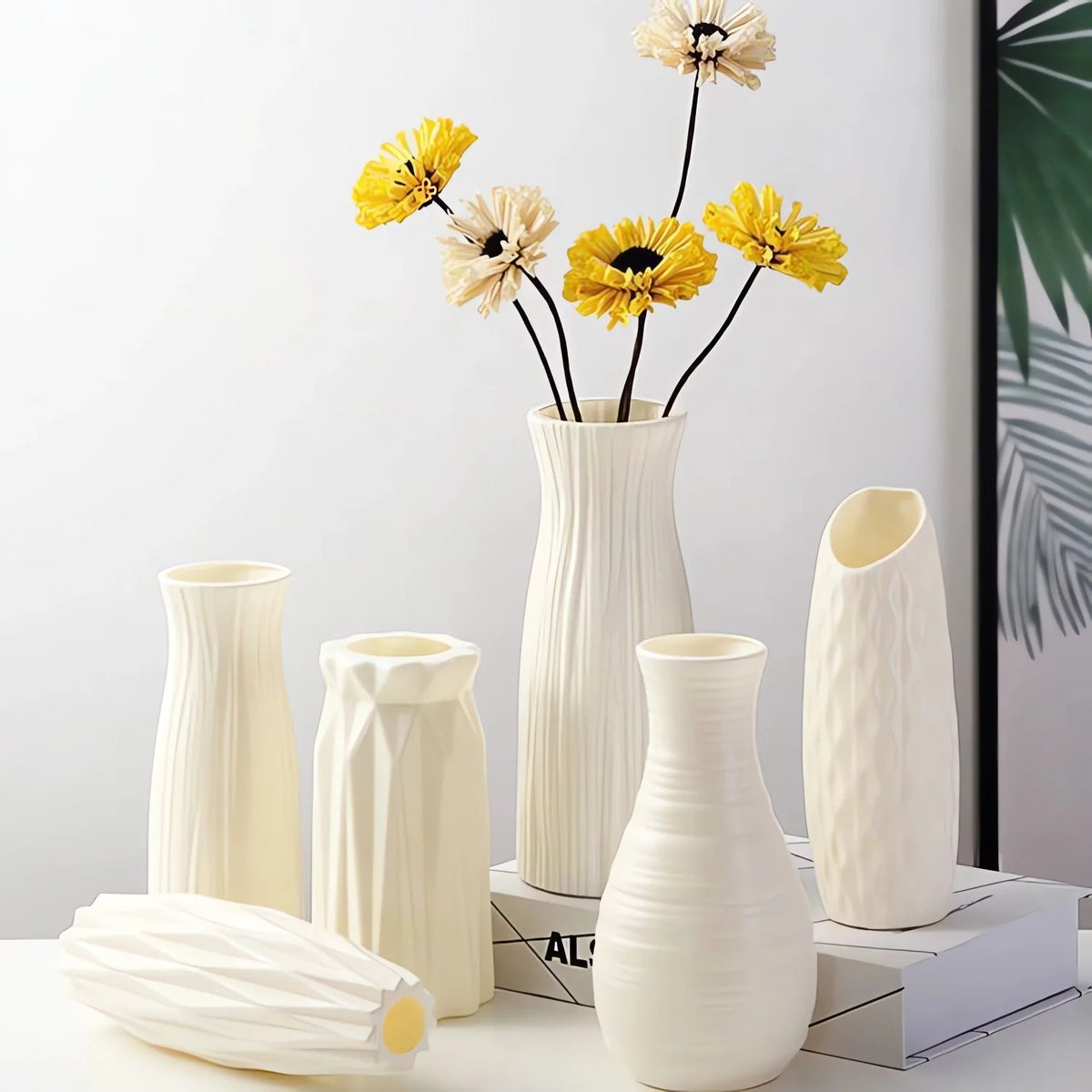 Nordic Plastic Vase – Modern Flower Pot for Home Décor Decorative Vase PLUSH