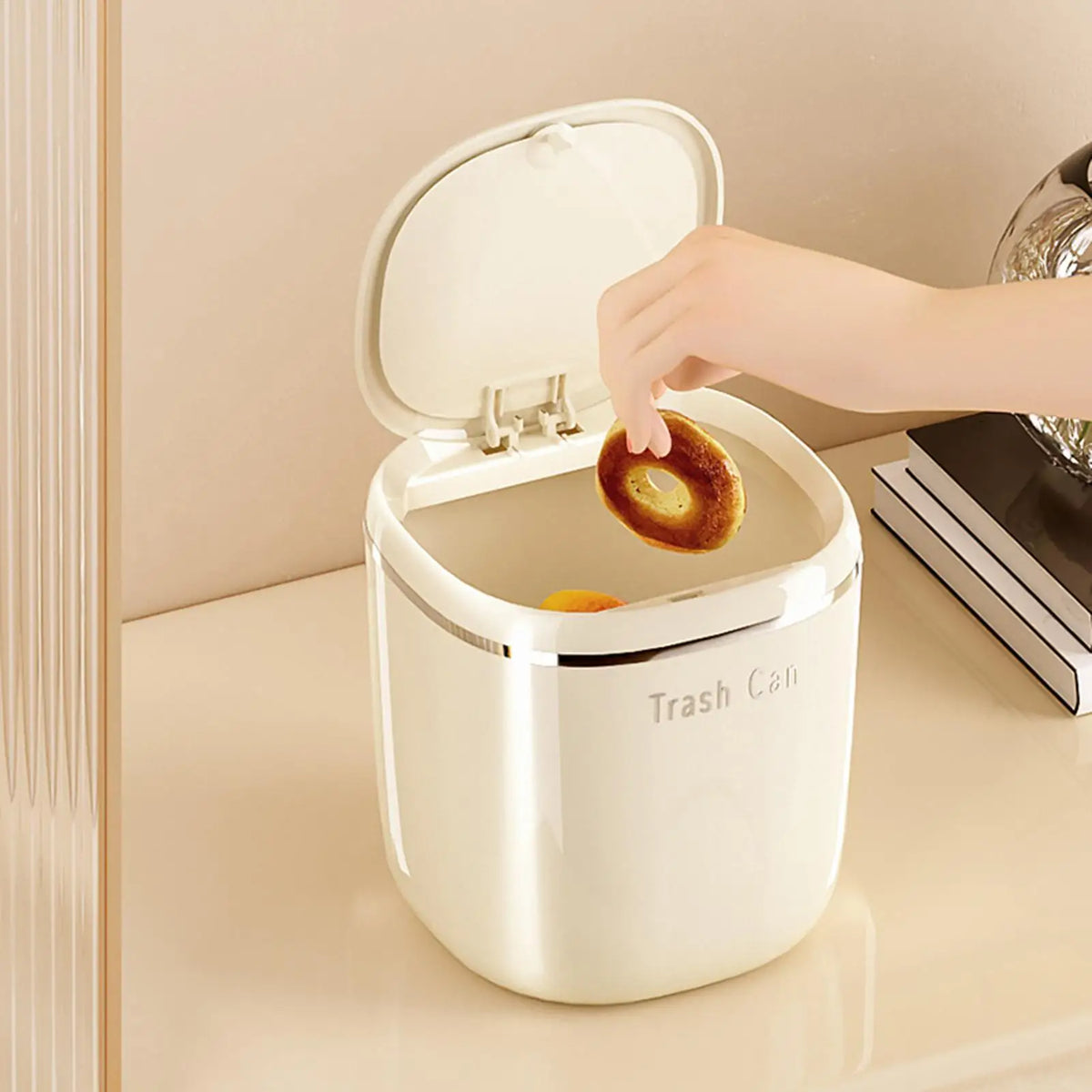 Mini Desk Trash Can with Lid – 2.6L Compact Desktop Bin Desktop Trash Can PLUSH