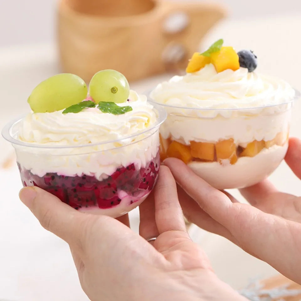 50pcs Disposable Plastic Dessert Cups with Lids – 8/12/16 oz Disposable Dessert Cups PLUSH