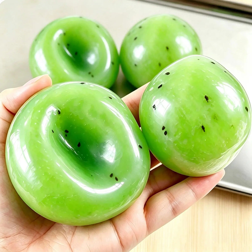 Kiwi Squeeze Fidget Ball – Sensory Slush Toy Crunchy Sound Sensory Fidget Toy PLUSH