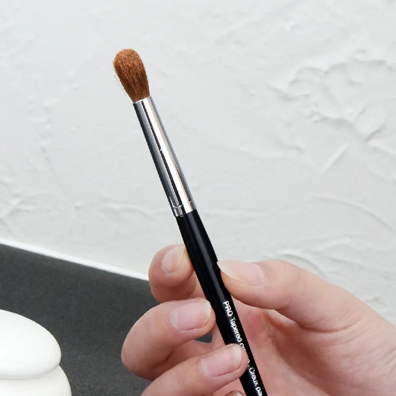 Tapered Crease Eyeshadow Brush Natural Goat Hair – PLUSH SEP #19 Eyeshadow Brush PLUSH