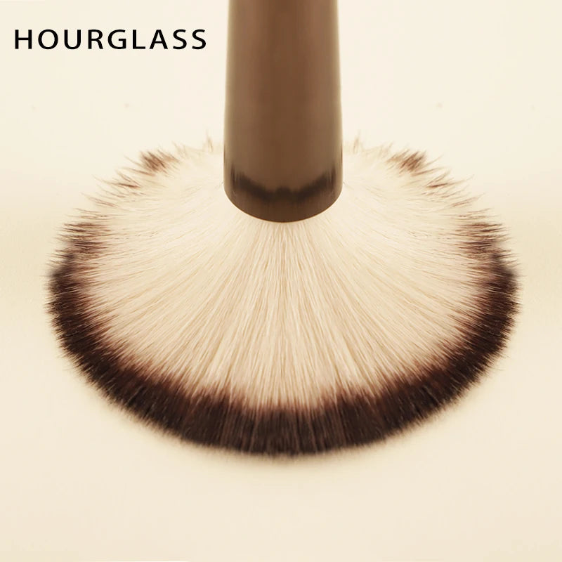 Hourglass Professional Retractable Makeup Brush Set Professional Makeup Brush PLUSH