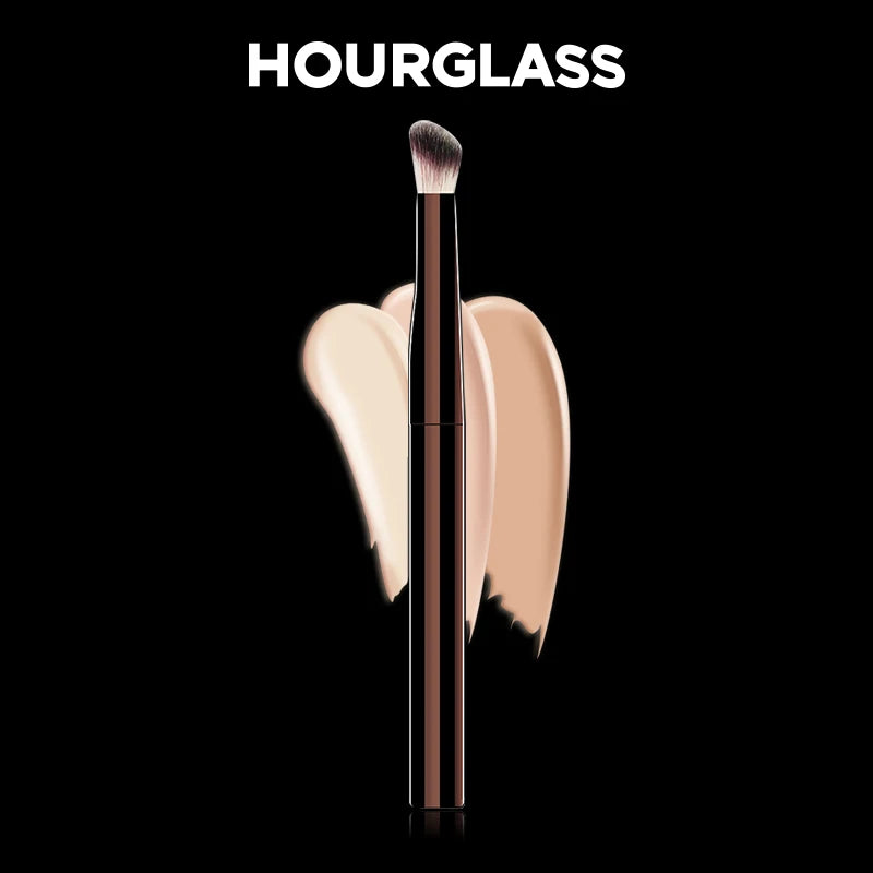 Hourglass No.19 Vanish Seamless Finish Concealer Brush Concealer Makeup Brush PLUSH