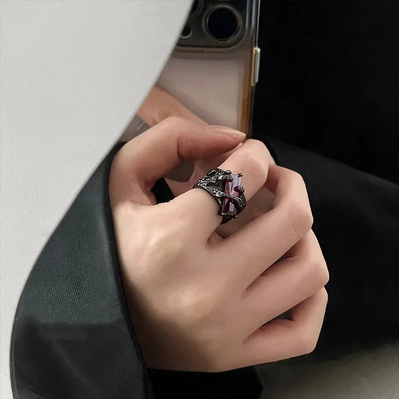 Punk Black Thorn Open Ring – Red Rhinestone Hollow Design Cocktail Ring PLUSH