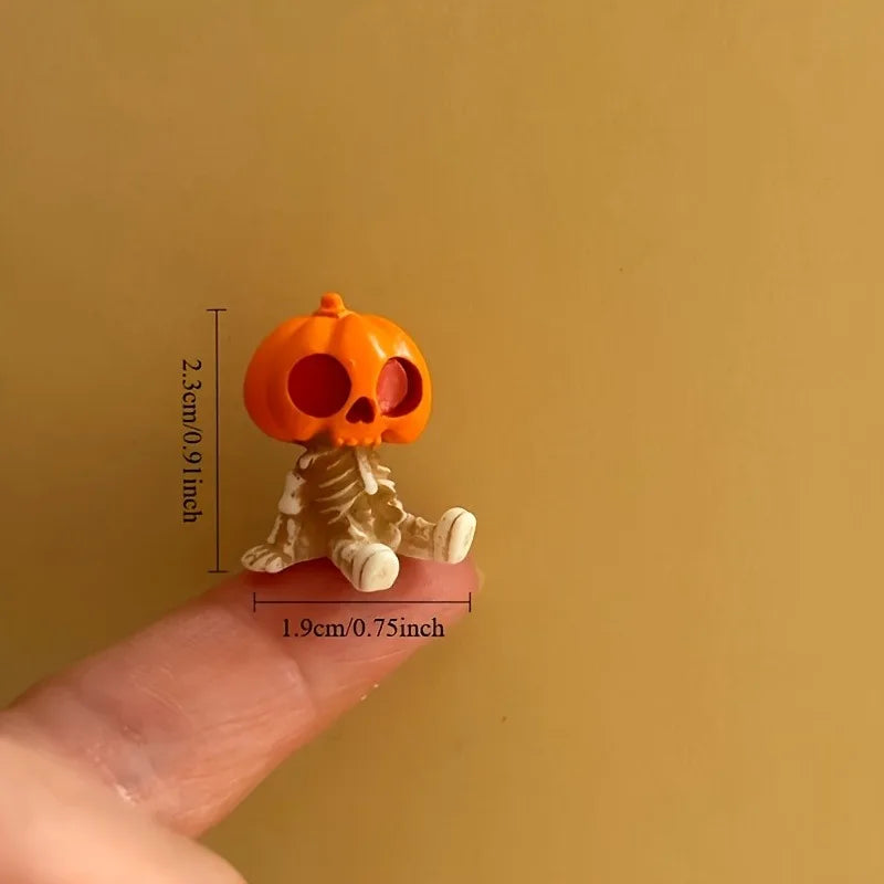 4pcs Halloween Mini Resin Figurines – Pumpkins Ghosts Skulls Halloween Mini Figurines PLUSH
