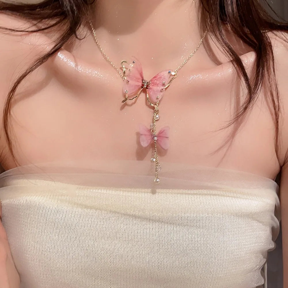 Tulle Butterfly Pendant Necklace – Rhinestone Pearl Korean Style Pendant Necklace PLUSH
