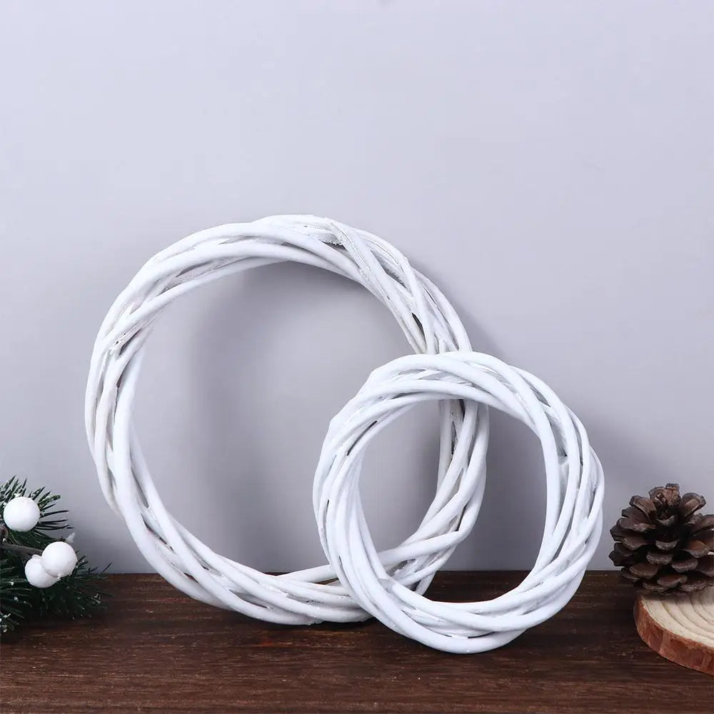White Rattan Wicker Wreath Ring – Christmas Hanging Ornament Christmas Wreath Ring PLUSH