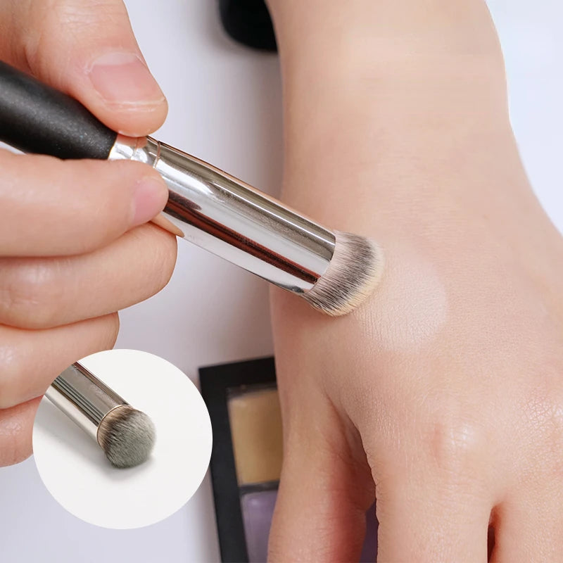 Angled Foundation & Concealer Brush – Synthetic Contour Tool Makeup Brush PLUSH