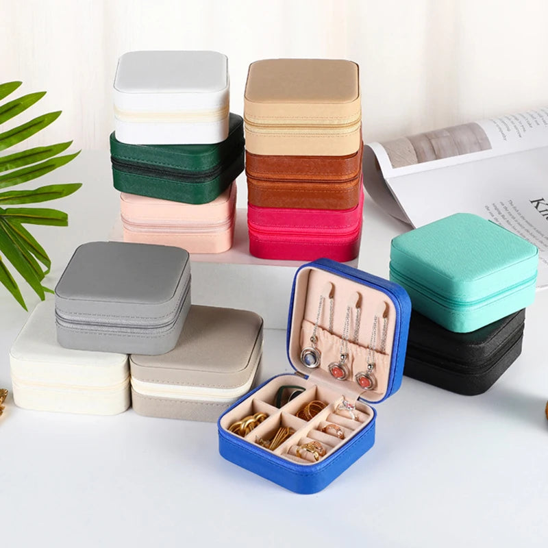 Portable Travel Jewelry Organizer Box – PU Leather Zipper Case Jewelry Organizer Box PLUSH