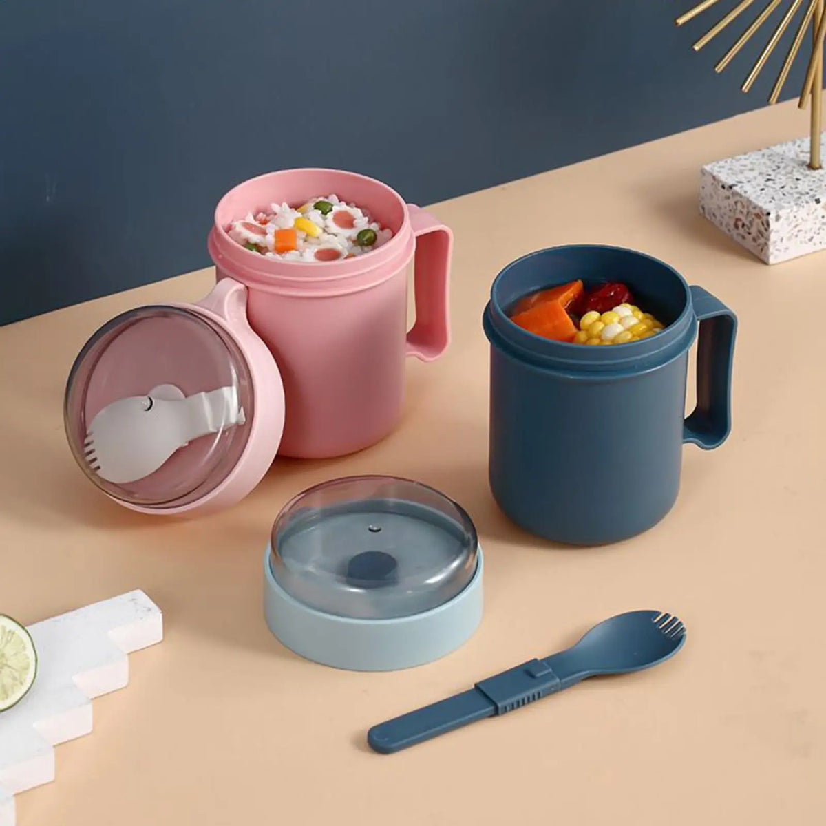 500ml Portable Breakfast Cup with Lid & Foldable Spoon Portable Food Container PLUSH