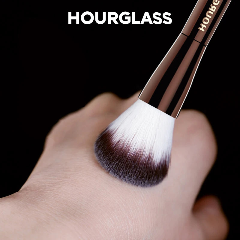 Hourglass No.17 Lighting Edit Dual-Head Highlight Brush Highlight Makeup Brush PLUSH