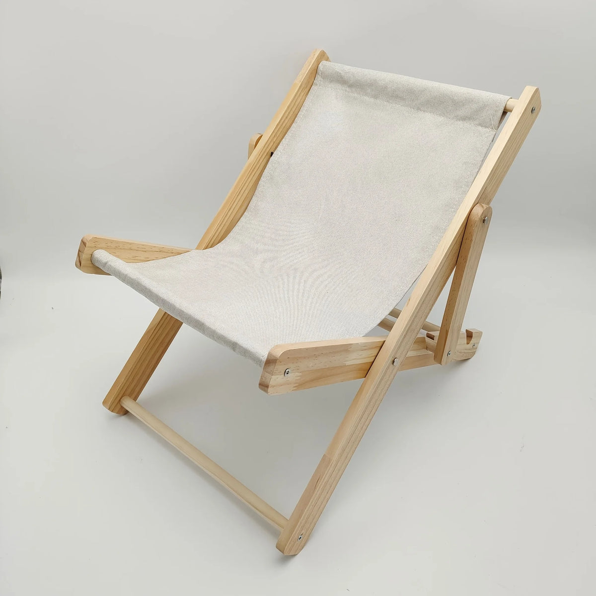 Adjustable Wooden Beach Chair – Photography Prop & Studio Decor Photography Prop PLUSH White