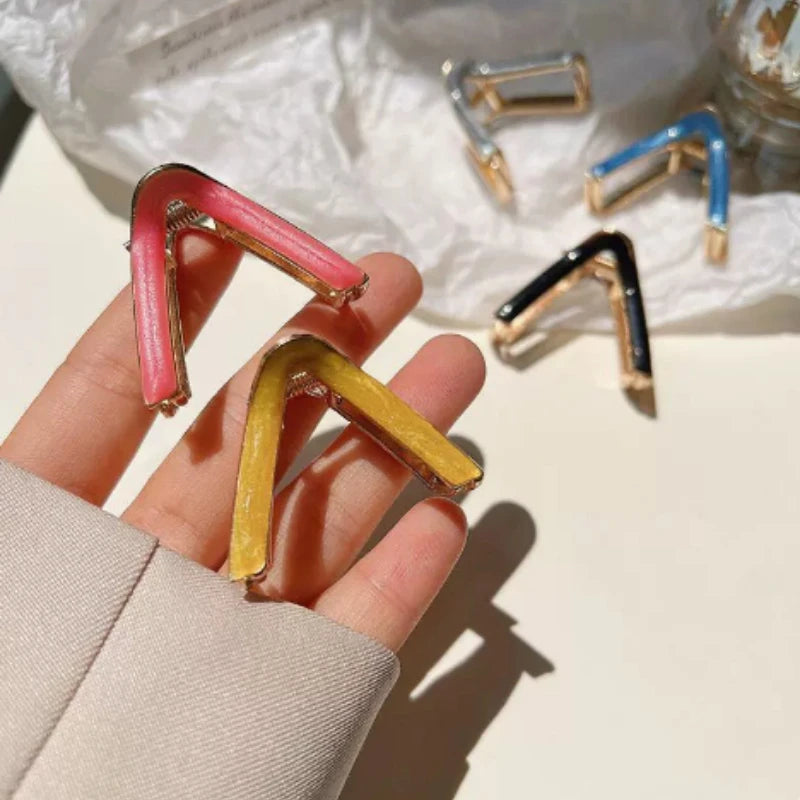 V-Shaped Mini Claw Hair Clip – Golden Metal Korean Style Mini Claw Hair Clip PLUSH