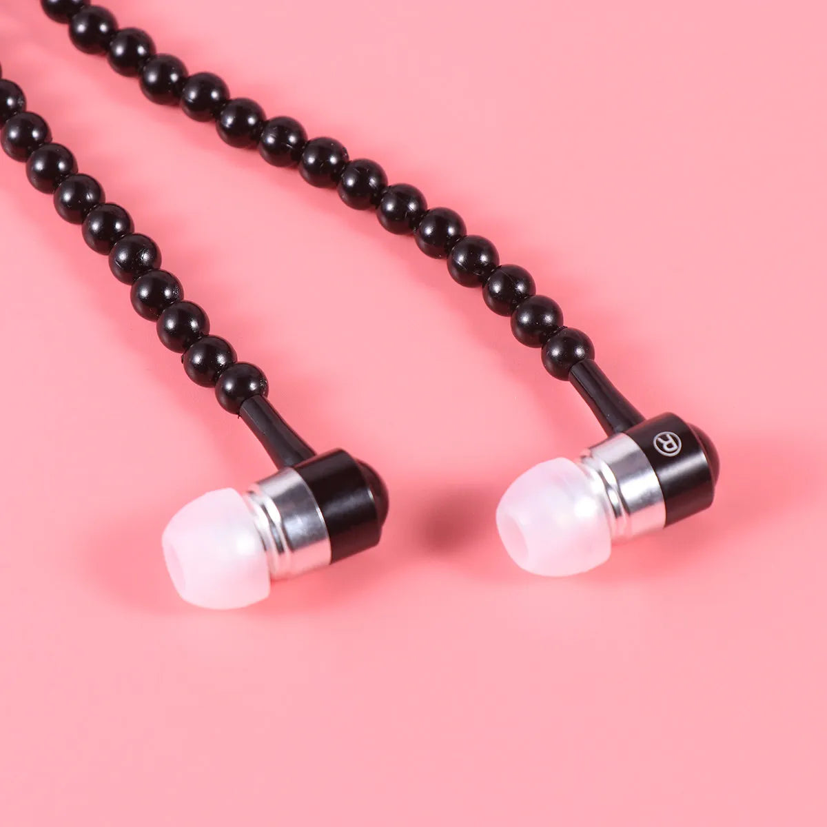 Pearl Chain Wired Earphones with Mic – Necklace Style Earbuds Wired In-Ear Earphones PLUSH