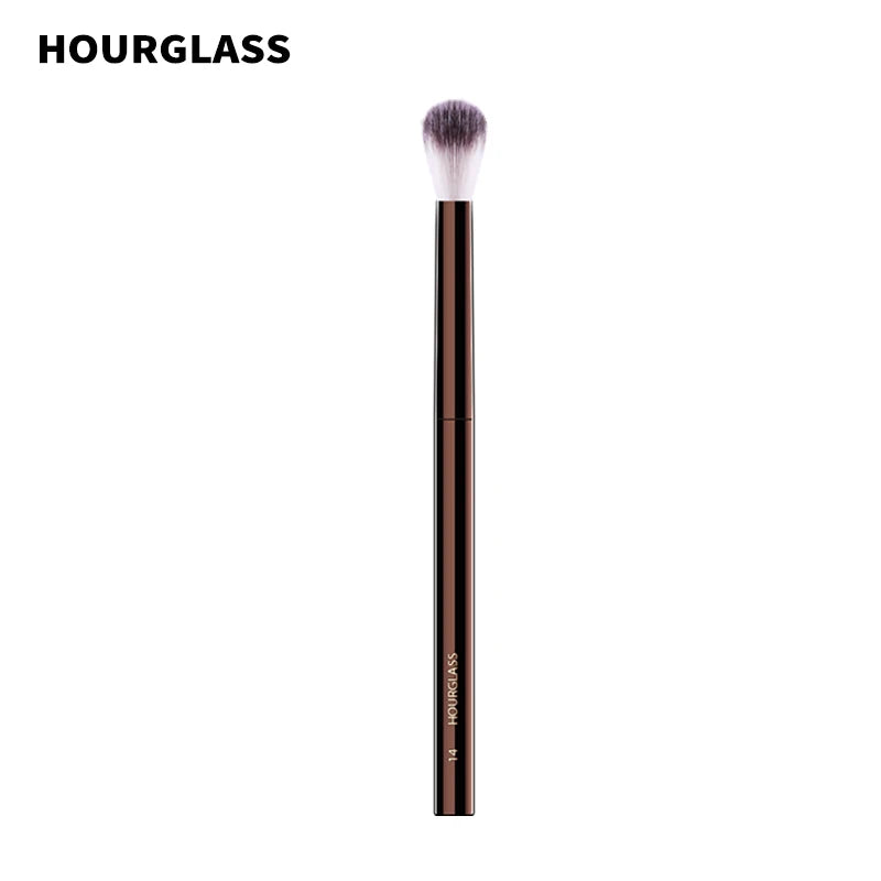 Hourglass No.14 Detail Setting Eye Brush – Soft Fiber Eye Makeup Brush PLUSH