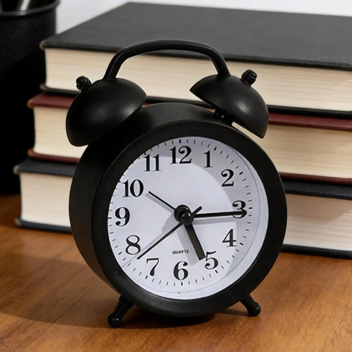 Retro Silent Analog Alarm Clock – Mini Desk & Travel Analog Alarm Clock PLUSH