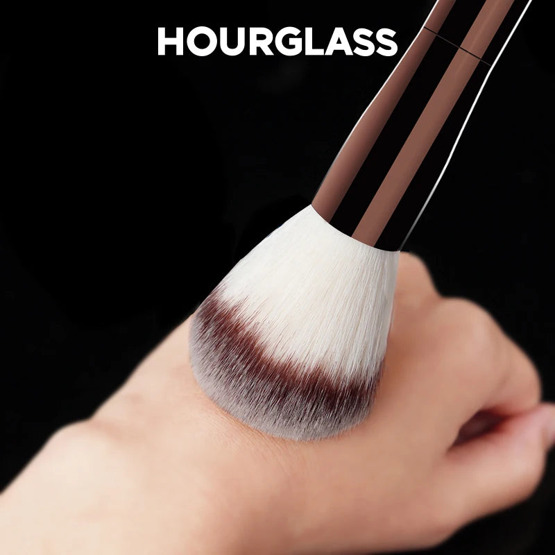 Hourglass No.1 Round Powder Brush – Soft Fiber Face Brush Powder Makeup Brush PLUSH