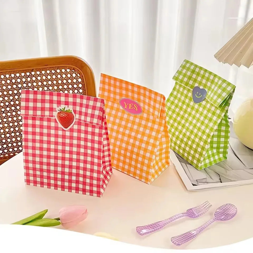Colorful Kraft Paper Party Gift Bags – 10/20/30 Pack Party Gift Bags PLUSH