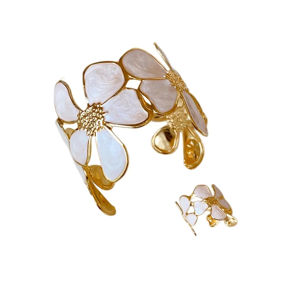 Floral Open Bangle & Ring Set – Vintage Women's Jewelry Jewelry Set PLUSH White