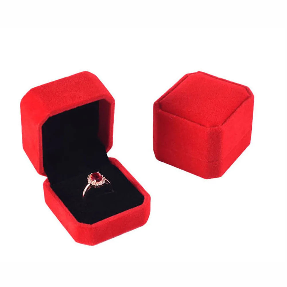 Velvet Jewelry Box – Earring & Ring Storage Display Case Jewelry Display Box PLUSH red