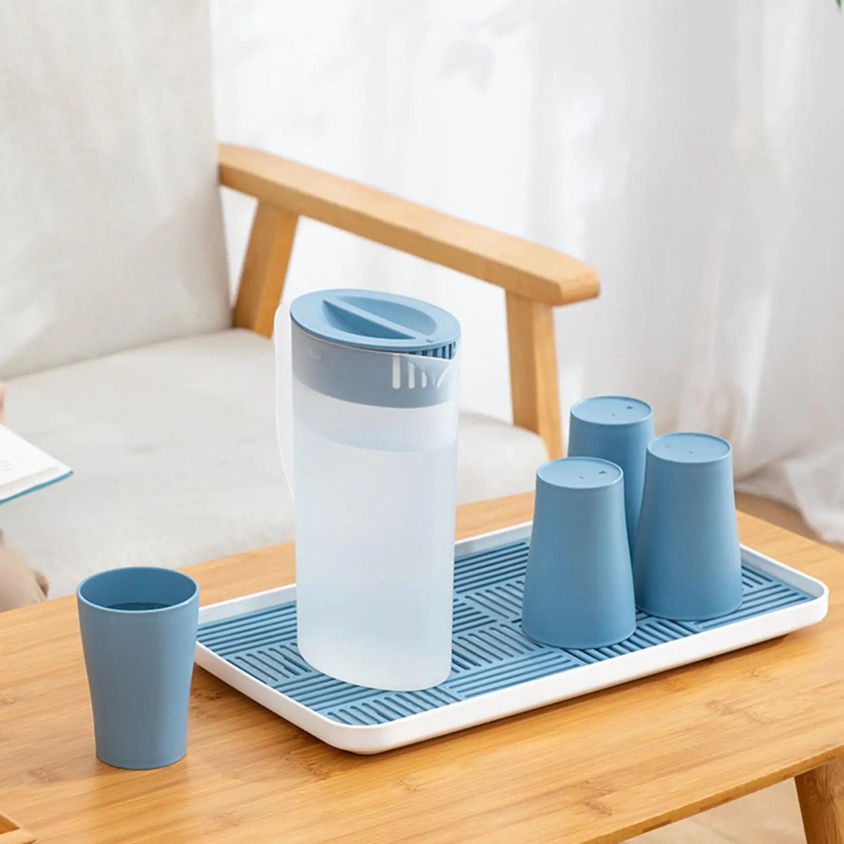 1.5L/2L Juice Pitcher with Lid & V-Shaped Spout | Cold Kettle Beverage Pitcher PLUSH