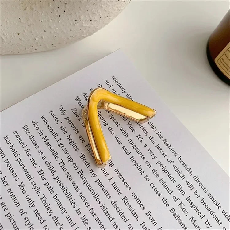 V-Shaped Mini Claw Hair Clip – Golden Metal Korean Style Mini Claw Hair Clip PLUSH Yellow