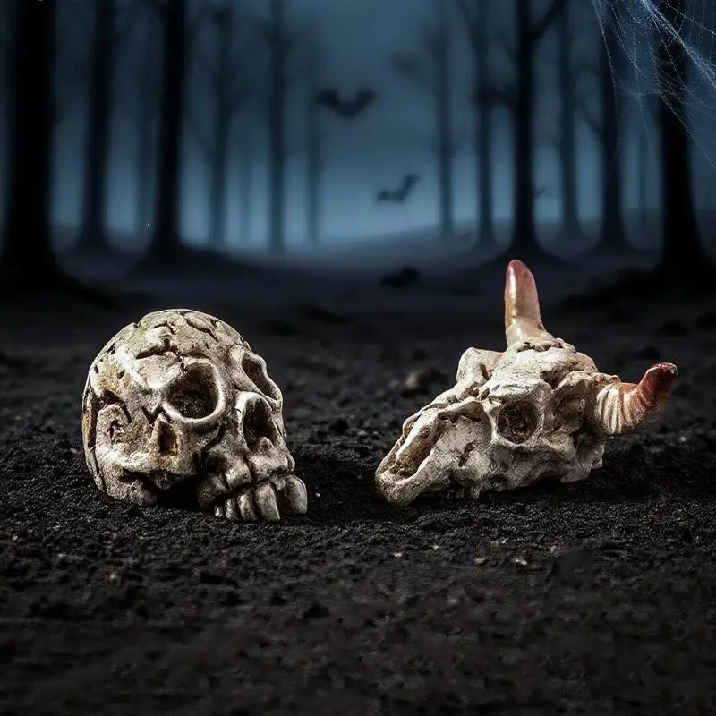 Mini Halloween Crow Skull Ornaments 5pcs – Gothic Resin Decor Halloween Figurine Set PLUSH