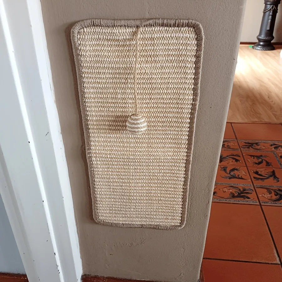 Standing Sisal Cat Scratcher with Hanging Ball – Indoor Cats Cat Scratcher PLUSH