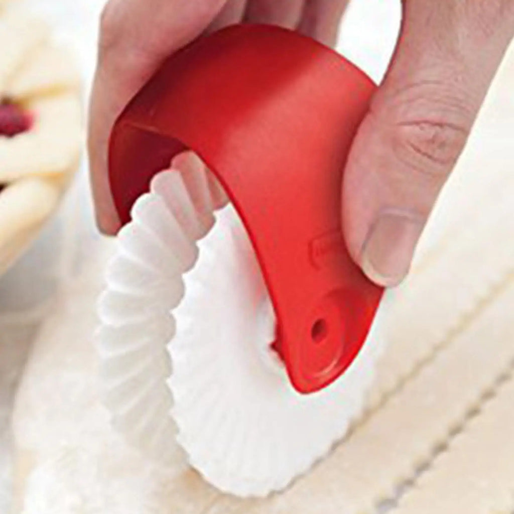 Pie Crust Cutter & Pastry Wheel Roller | DIY Baking Tool Pastry Cutter Tool PLUSH