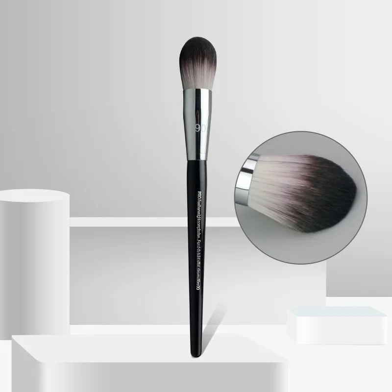 Pro Featherweight Complexion Brush #90 – Foundation & Blush Makeup Brush PLUSH
