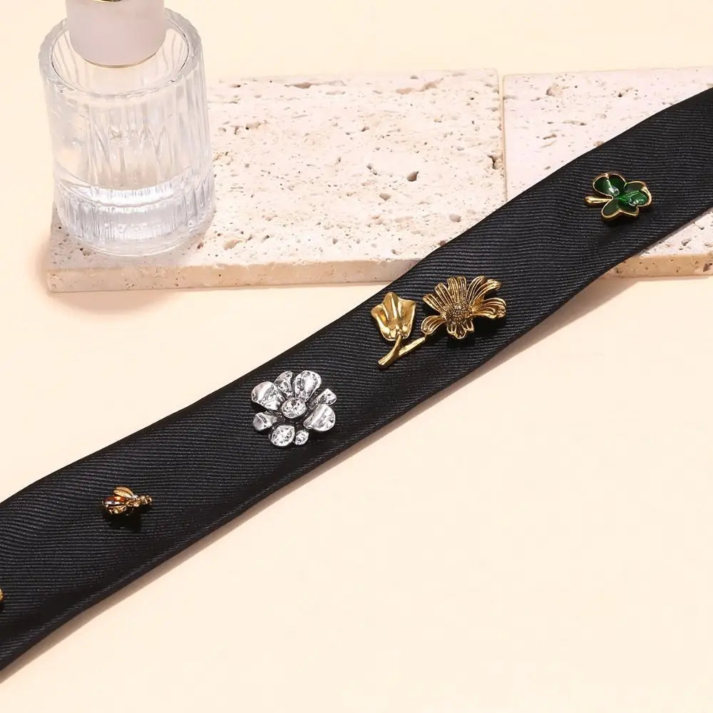 Korean Flower Bee Rhinestone Necktie – Alloy Shirt Tie Decor Rhinestone Necktie PLUSH