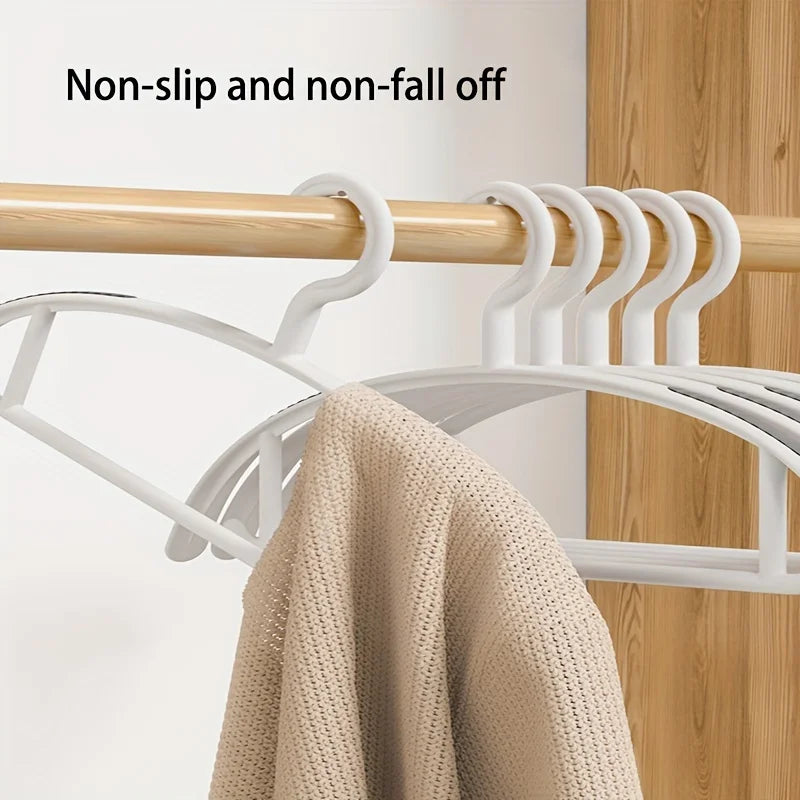 Non-Slip Wide Shoulder Plastic Clothes Hangers – Bulk Pack Clothes Hangers PLUSH