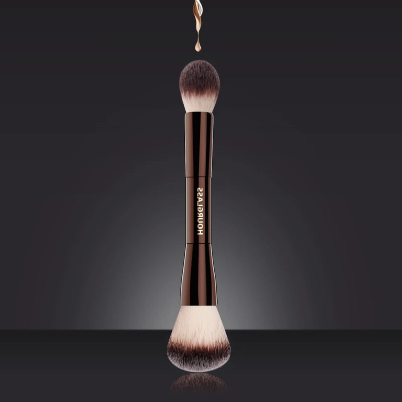Hourglass No.17 Lighting Edit Dual-Head Highlight Brush Highlight Makeup Brush PLUSH