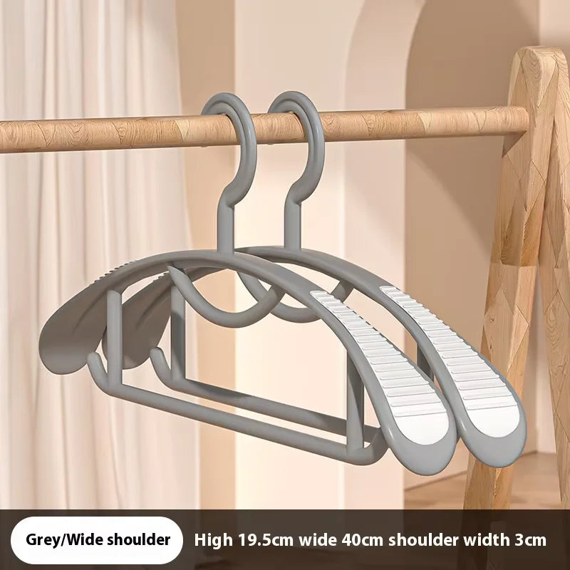 Non-Slip Wide Shoulder Plastic Clothes Hangers – Bulk Pack Clothes Hangers PLUSH 10Pcs wide-Grey