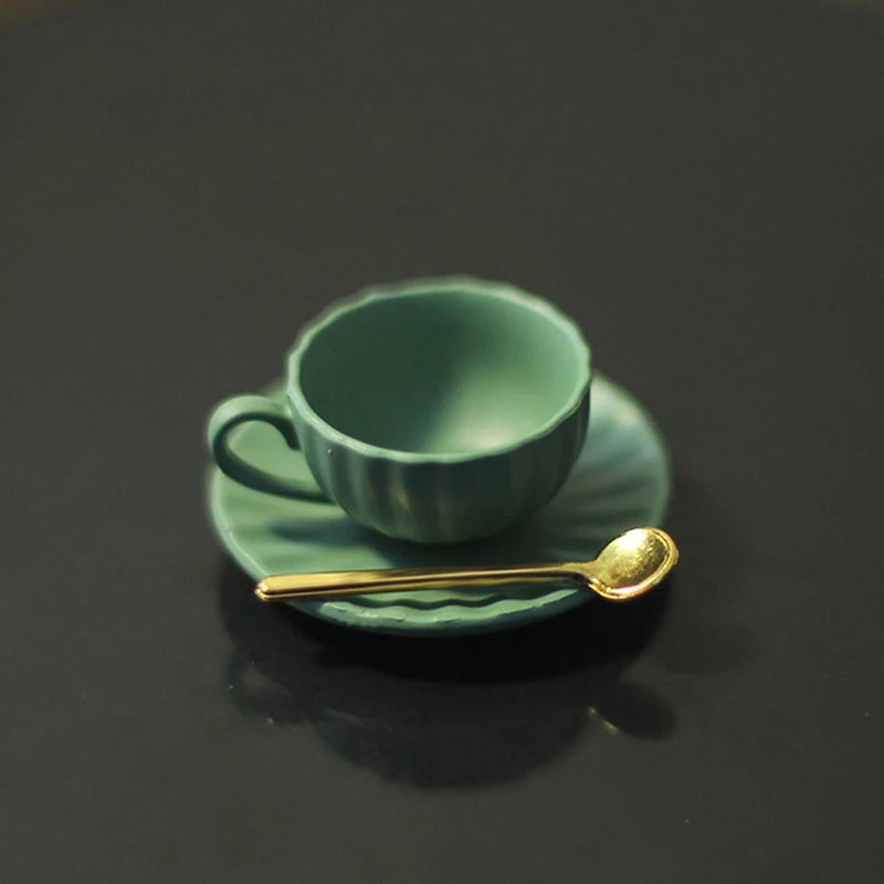 1:12 Dollhouse Mini Coffee Cup Saucer & Spoon Set – 3pcs Dollhouse Miniature Set PLUSH Green
