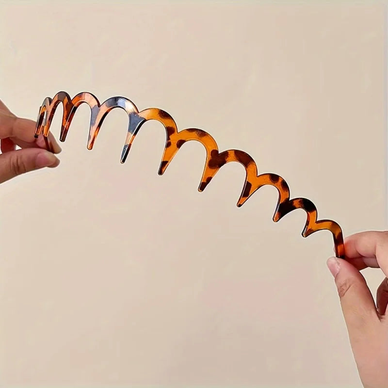 Women's Retro Wave Hairband – Toothed Comb High Top Style Hair Accessory PLUSH