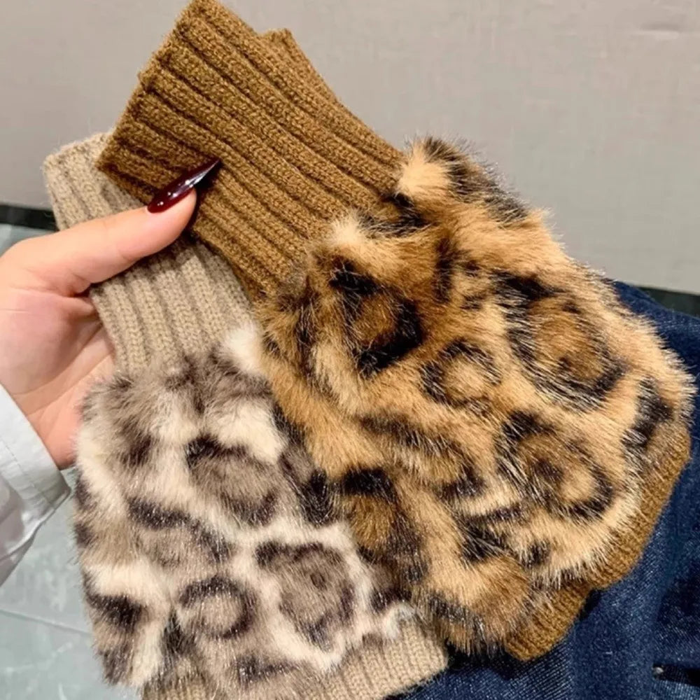 Women's Leopard Fingerless Gloves – Soft Plush Knit Half-Finger Fingerless Knit Gloves PLUSH