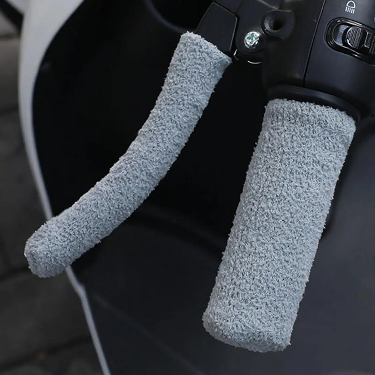 Motorcycle Handlebar Grip Covers – Warm Plush Winter Set Motorcycle Grip Covers PLUSH